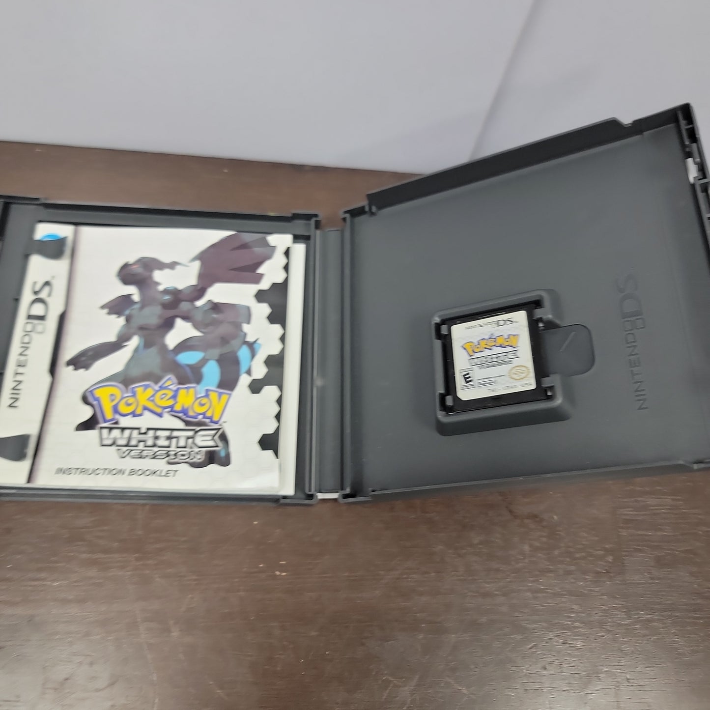 Pokemon White Version Nintendo DS Game