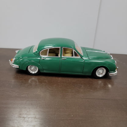 Maisto Jaguar Mark II (1959) Diecast 1/18 Scale