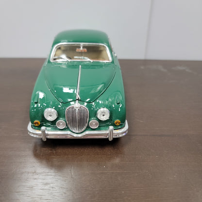 Maisto Jaguar Mark II (1959) Diecast 1/18 Scale