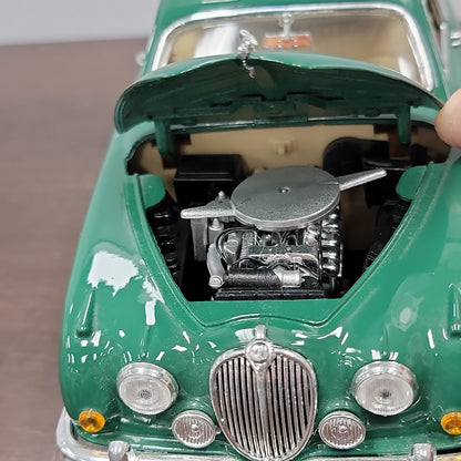 Maisto Jaguar Mark II (1959) Diecast 1/18 Scale