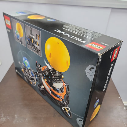 Planet Earth and Moon In Orbit Lego Technic Set