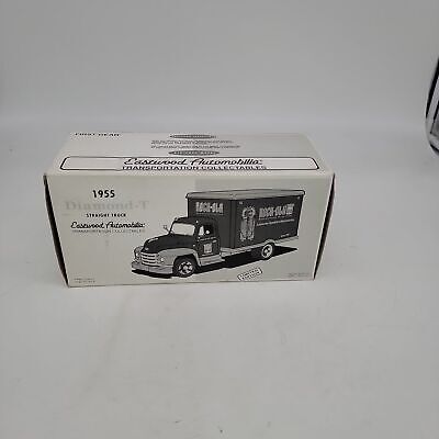 1955 Diamond-T Straight Truck 1:34 Scale Die Cast