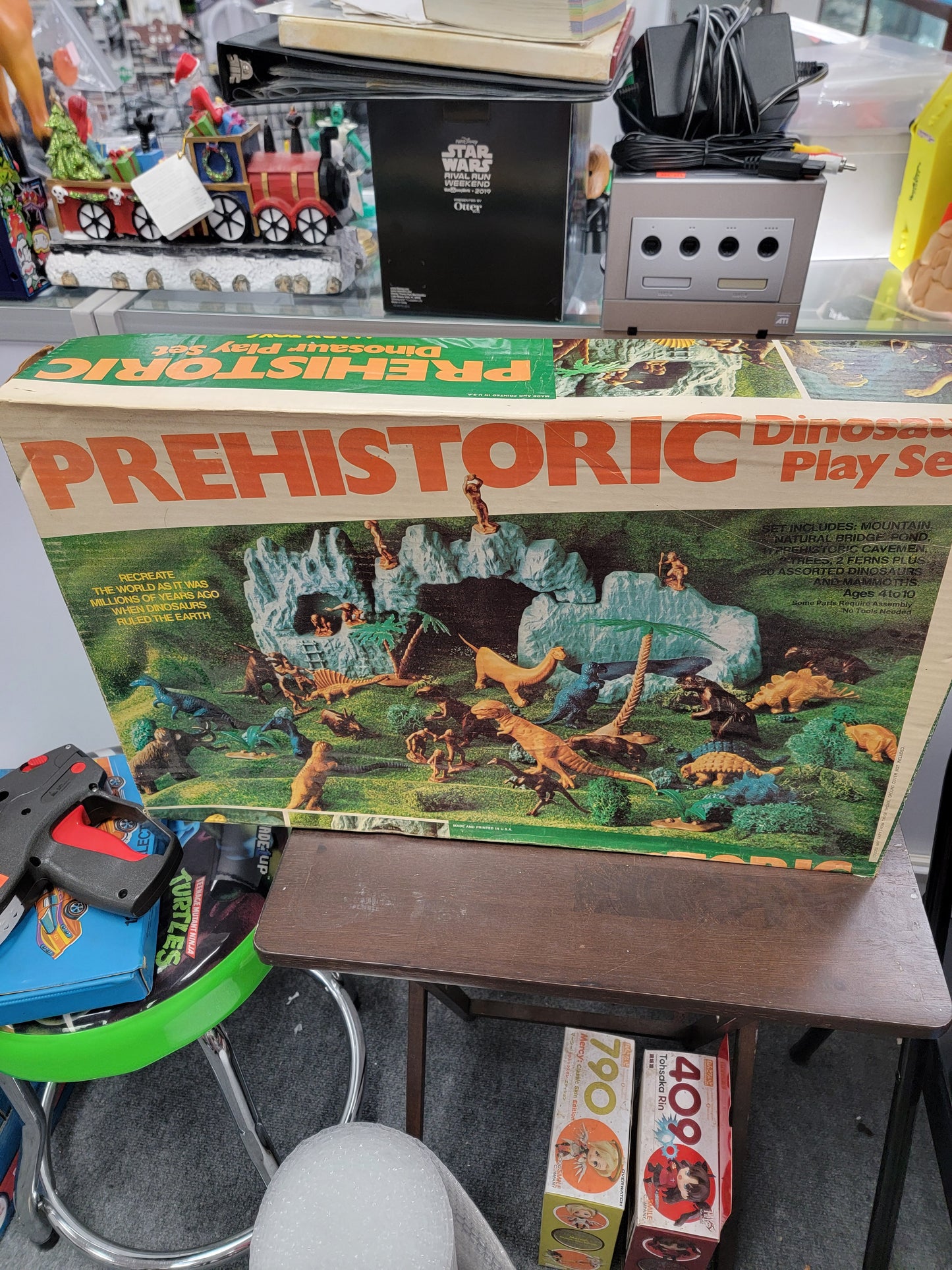 Prehistoric Dinosaur Play Set