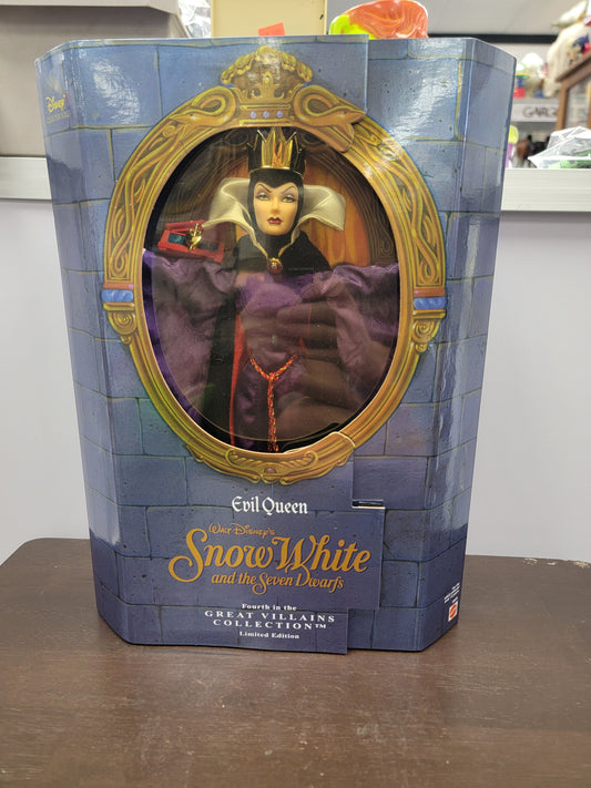 Snow White and the Seven Dwarfs Evil Queen Great Villains Collection Doll