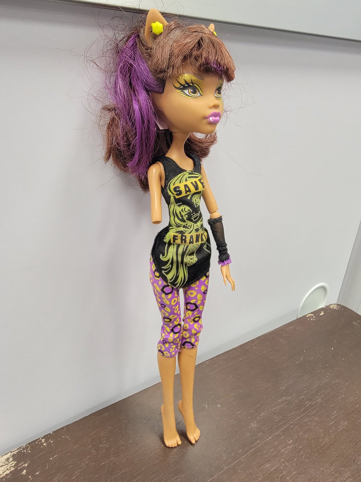 Monster High Clawdeen Wolf Doll 2008-Missing Arm