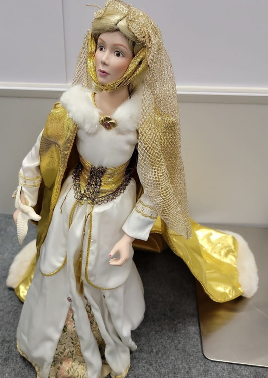 Danbury Mint Camelot Queen Guinevere Porcelain Doll